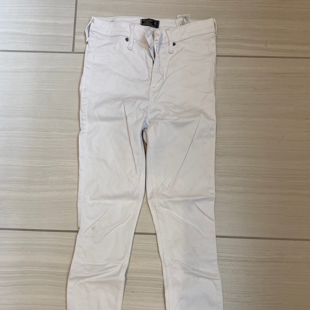 Abercrombie white high waisted jeans Size W24/00